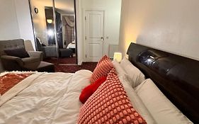 Luxury Rooms In Canary Wharf